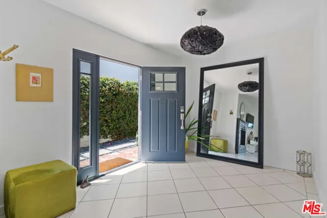 $5,400 | 317 Bay Shore Avenue, Unit 1, Long Beach, CA 90803