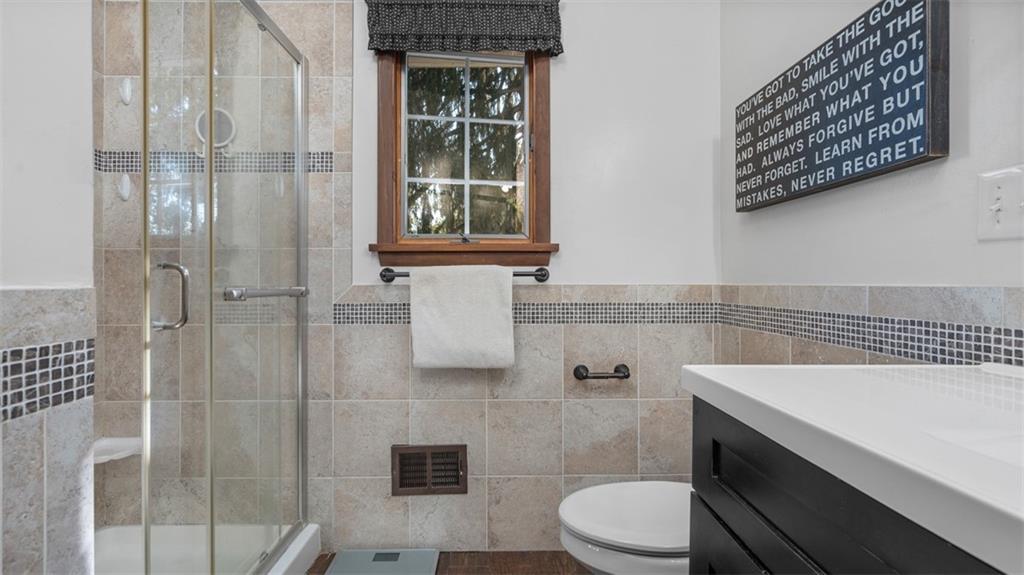 1004 Sherwood Road Pittsburgh, PA 15221 - Photo 13 of 25