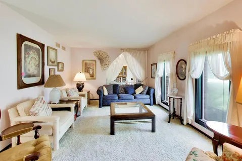 $300,000 | 26339 South Woodlawn Avenue, Crete, IL 60417