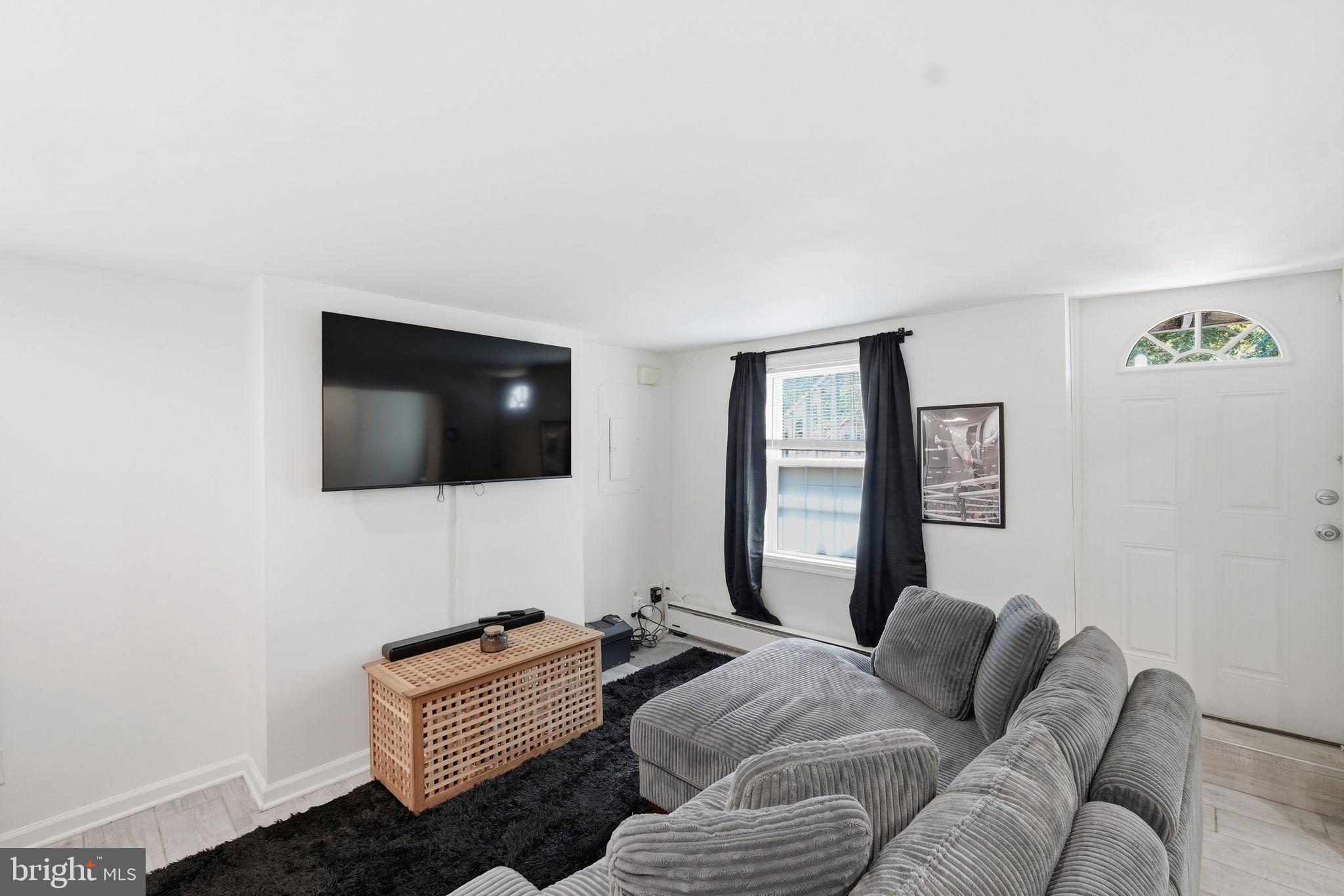 708 I Street Southeast, Unit B Washington, DC 20003 - Photo 6 of 22 Gallery Image 6