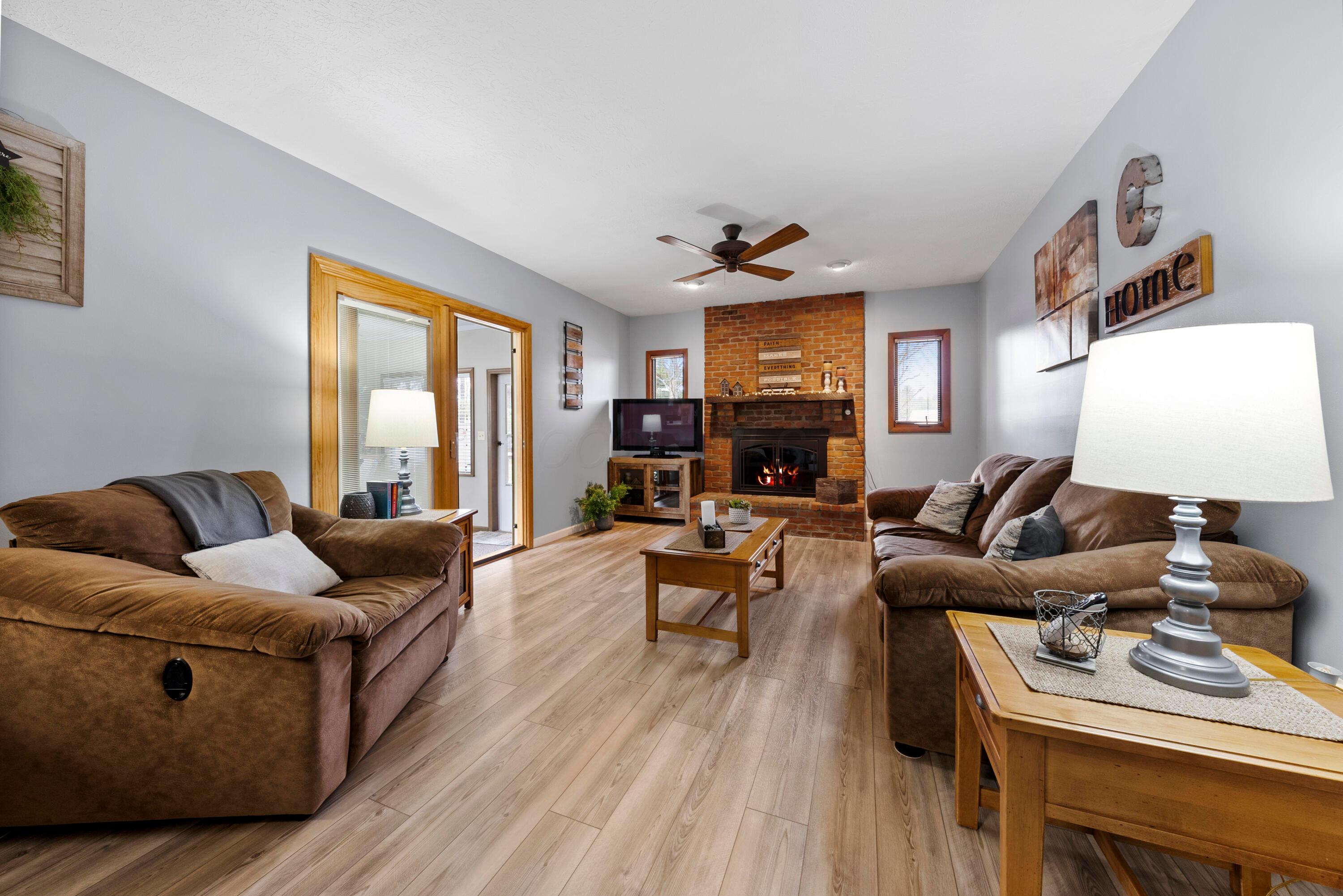 5216 Patrick Road Sunbury, OH 43074 - Photo 11 of 36 Living Room