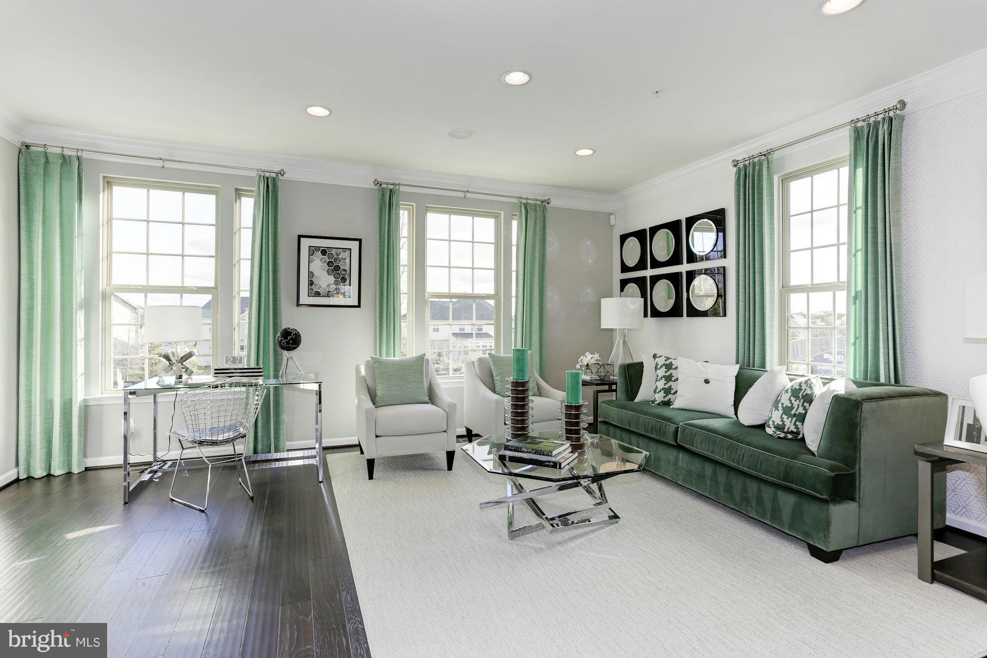 14304 Ridge View Lane Laurel, MD 20707 - Photo 2 of 30 Living Room