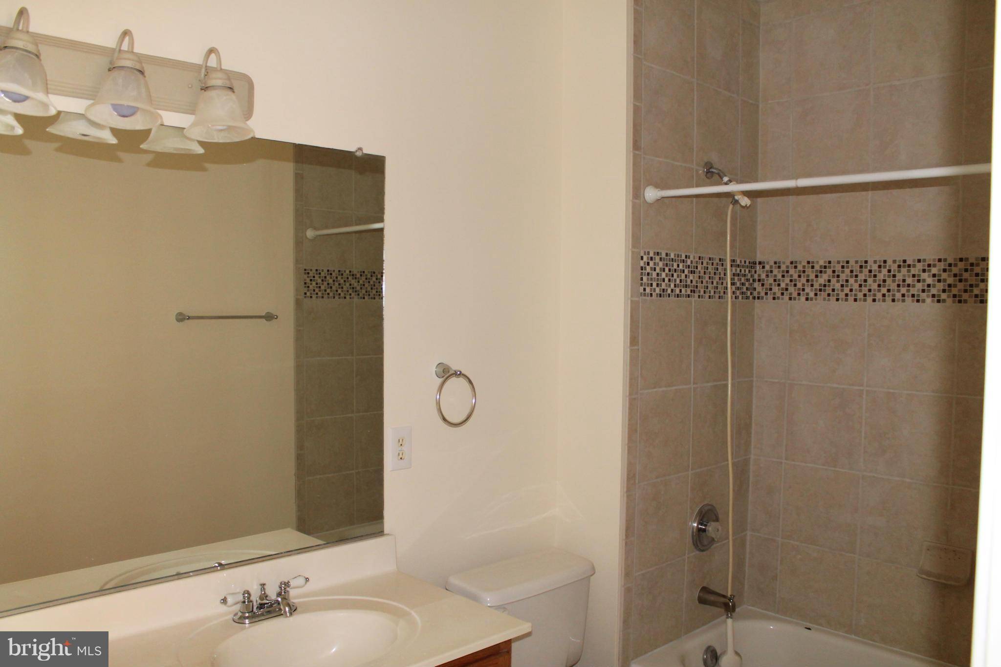 1305 Windleaf Drive, Unit 161 Reston, VA 20194 - Photo 16 of 17 Bath