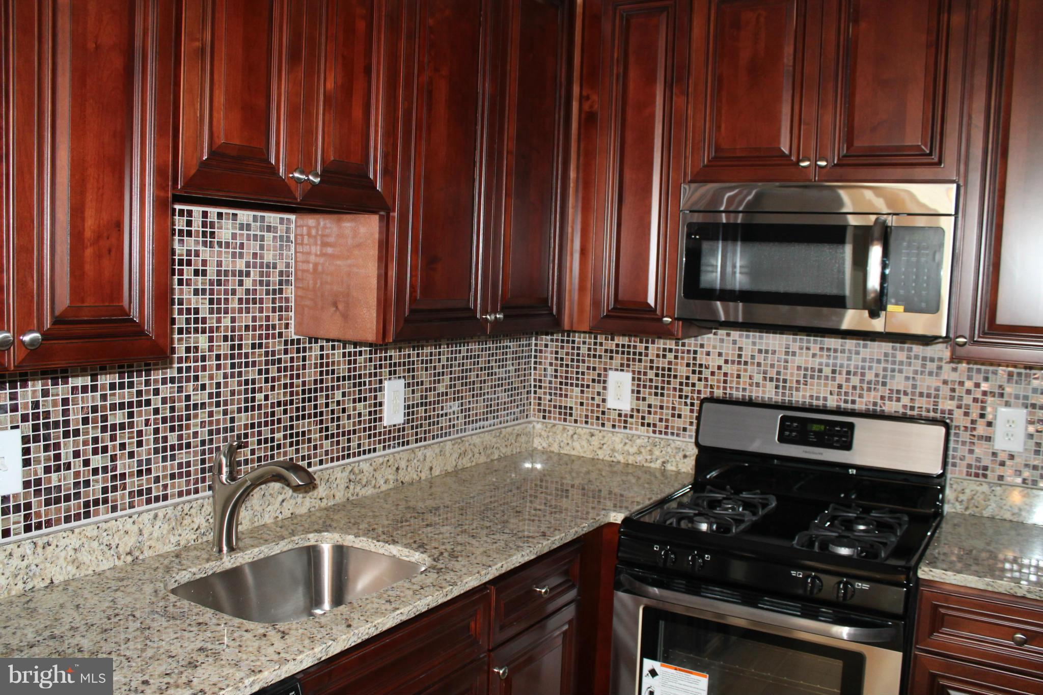 1305 Windleaf Drive, Unit 161 Reston, VA 20194 - Photo 5 of 17 Kitchen