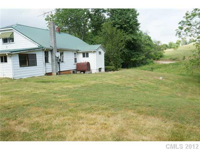 445 Rabbit Highway Harmony, NC 28634 - Photo 3 of 14
