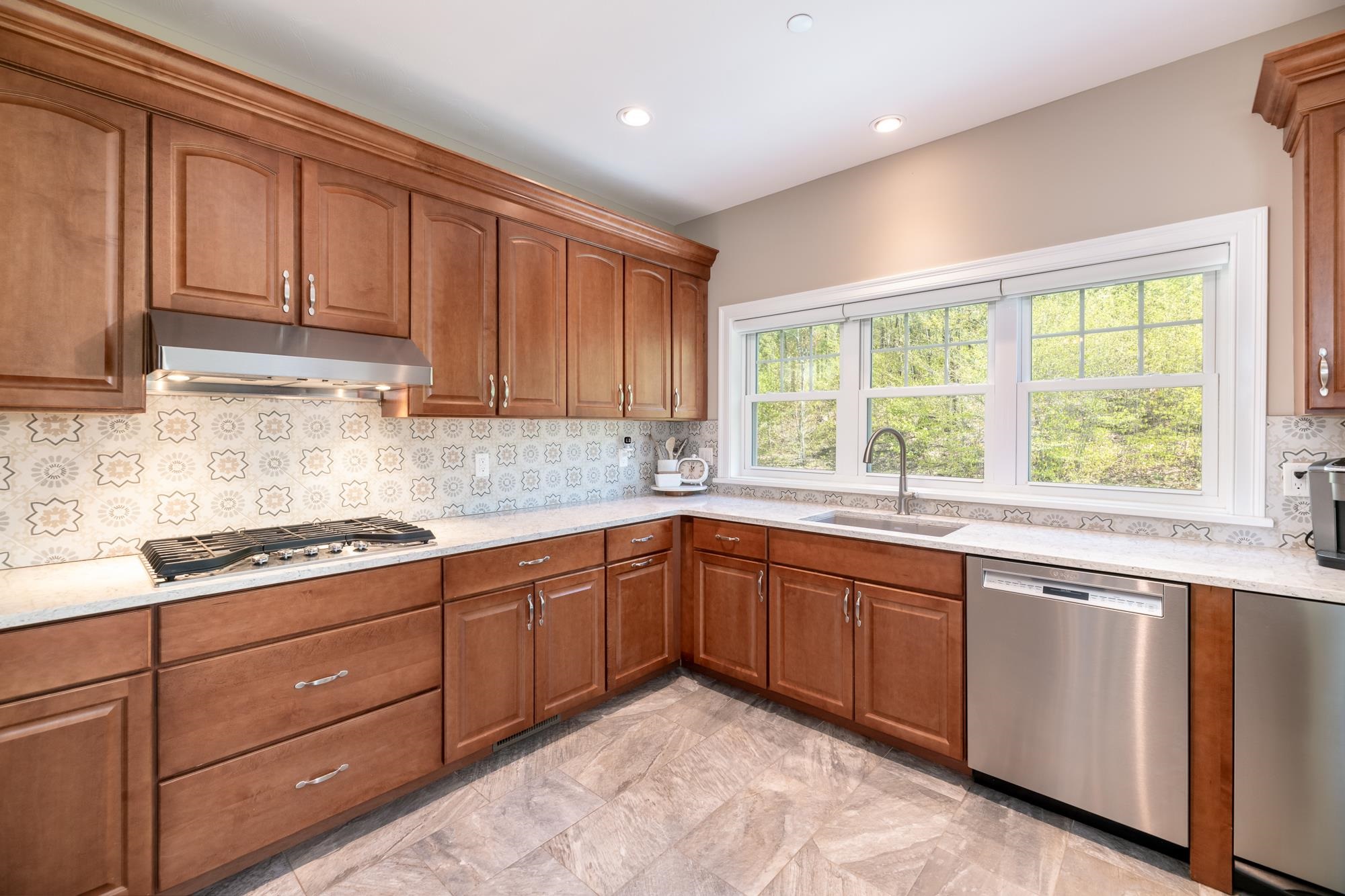 34 Rowe Farm Road Gilford, NH 03249 - Photo 8 of 53