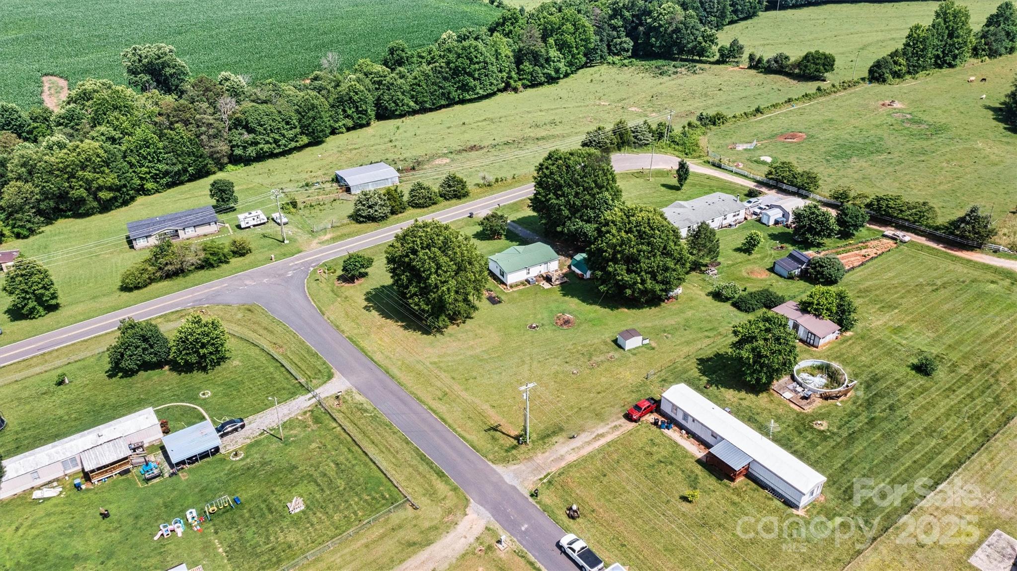 338 Hickory Grove Road Harmony, NC 28634 - Photo 25 of 38 Gallery Image 25
