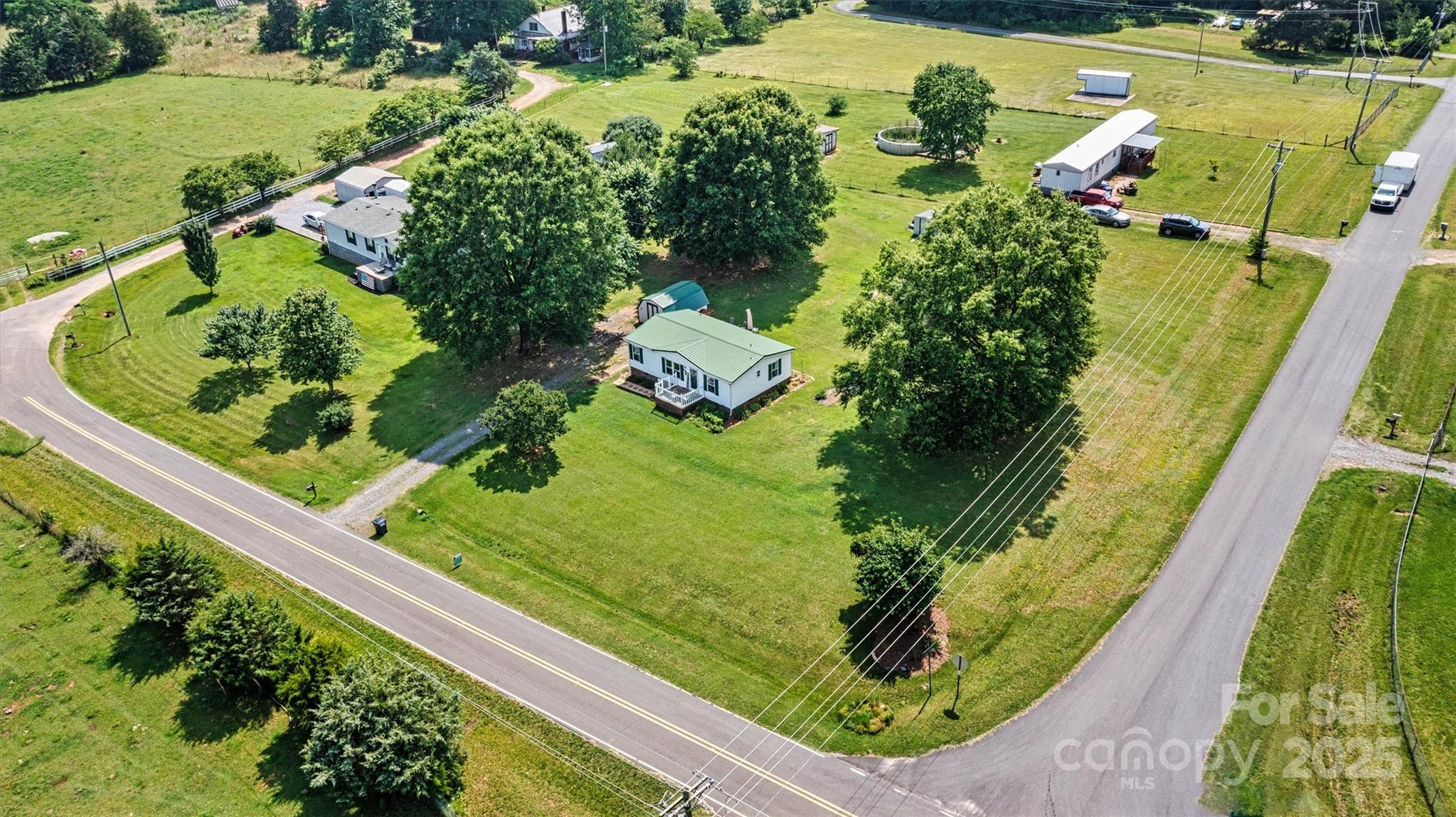 338 Hickory Grove Road Harmony, NC 28634 - Photo 3 of 38 Gallery Image 3