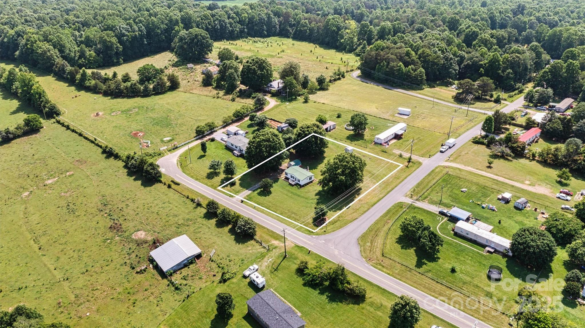 338 Hickory Grove Road Harmony, NC 28634 - Photo 34 of 38 Gallery Image 34