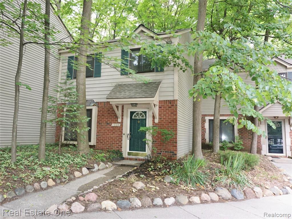 1506 Streamwood Court Rochester Hills, MI 48307 - Photo 1 of 26