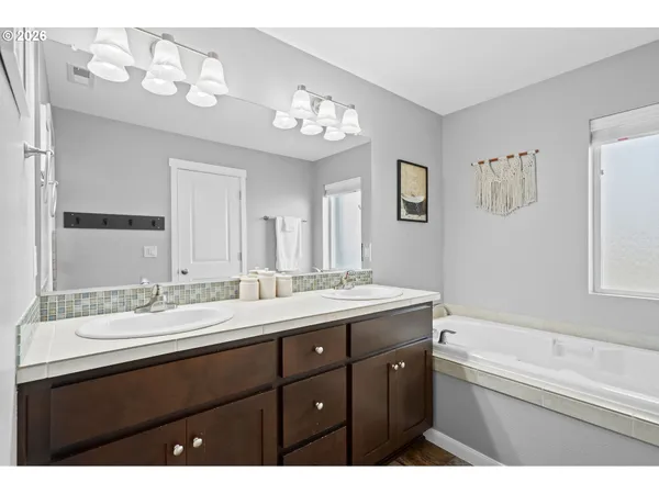 $535,000 | 128 Finneys Avenue, Molalla, OR 97038