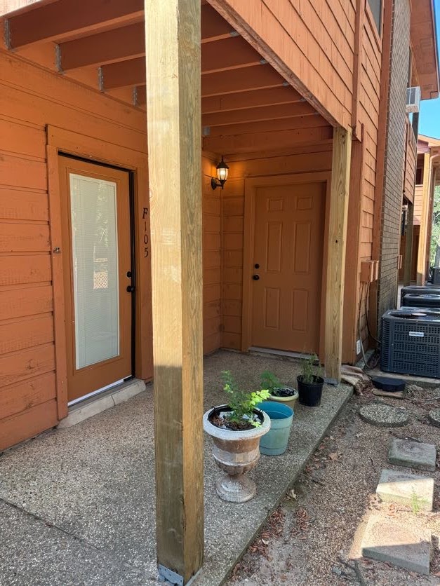 1305 West Villa Maria Road, Unit F105 Bryan, TX 77801 - Photo 2 of 26 a view of an entryway of the house