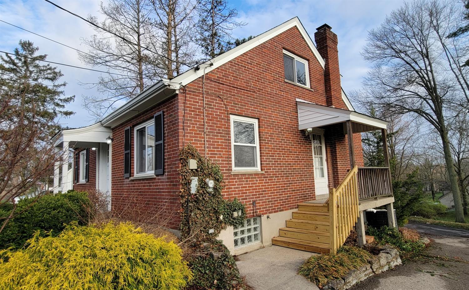 3712 Hubble Road Cincinnati, OH 45247 - Photo 3 of 32 Gallery Image 3