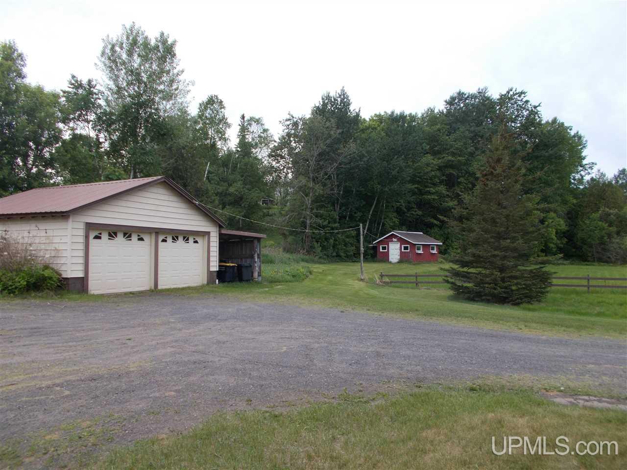 1527 Co Rd N Niagara, WI 54151 - Photo 3 of 14