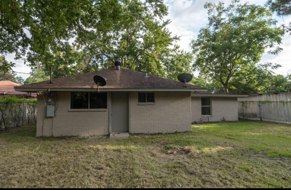 7621 Gleason Road Houston, TX 77016 - Photo 16 of 17