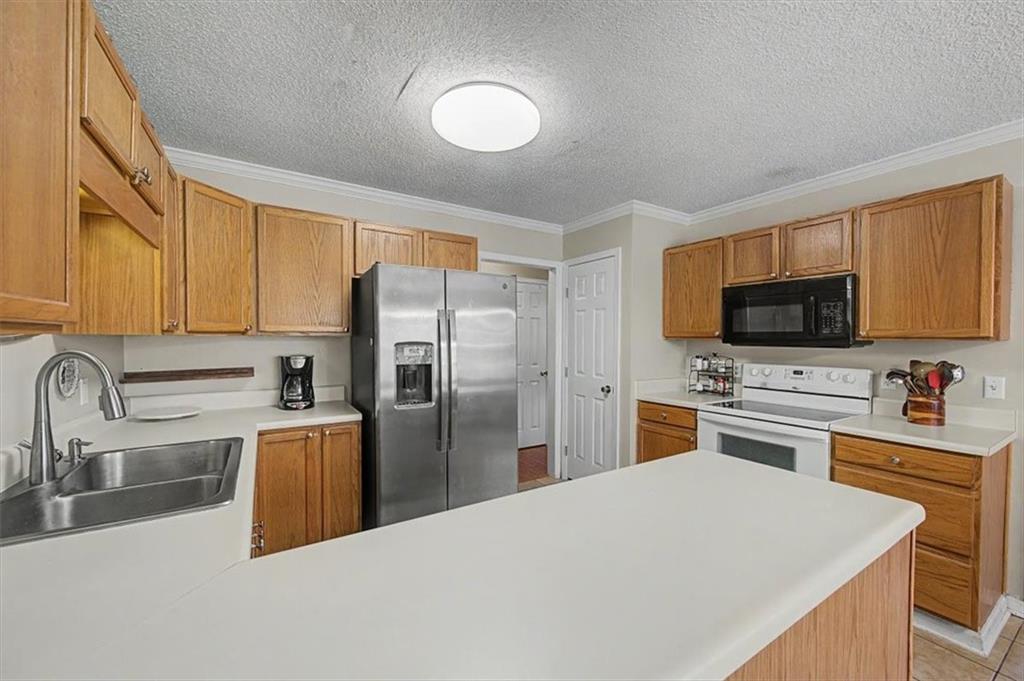 369 South Sequoyah Circle Northeast Calhoun, GA 30701 - Photo 14 of 40