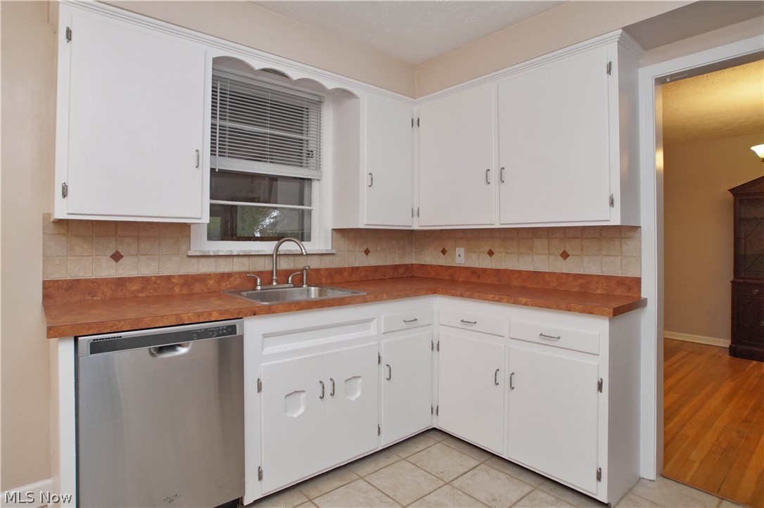 1635 Brainard Road Cleveland, OH 44124 - Photo 2 of 32