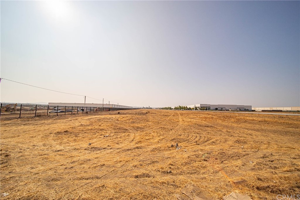 22 Harley Knox Boulevard Perris, CA 92571 - Photo 7 of 35 a view of an ocean