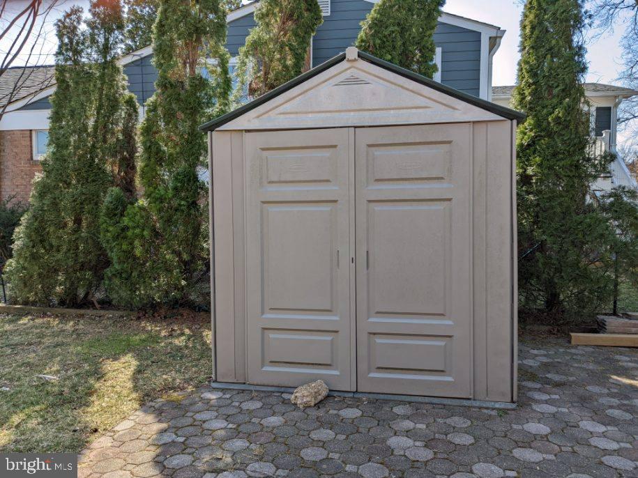 5700 Forest Place Bethesda, MD 20814 - Photo 17 of 20 Storage shed