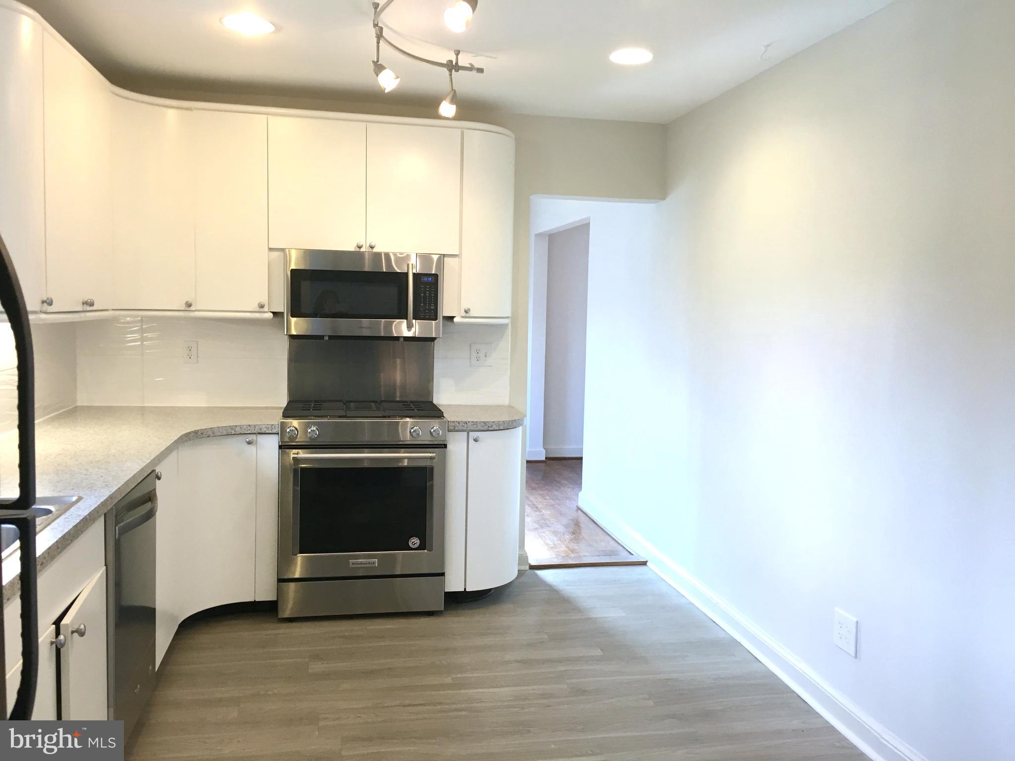 5700 Forest Place Bethesda, MD 20814 - Photo 4 of 20 Nicely updated, light-filled kitchen