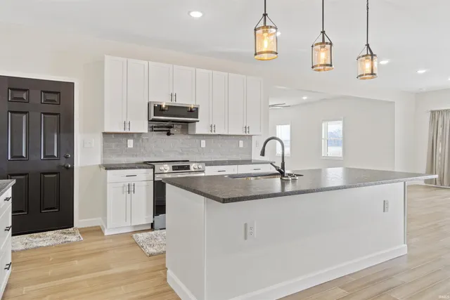 $574,900 | 5880 West 200 North, Marion, IN 46952