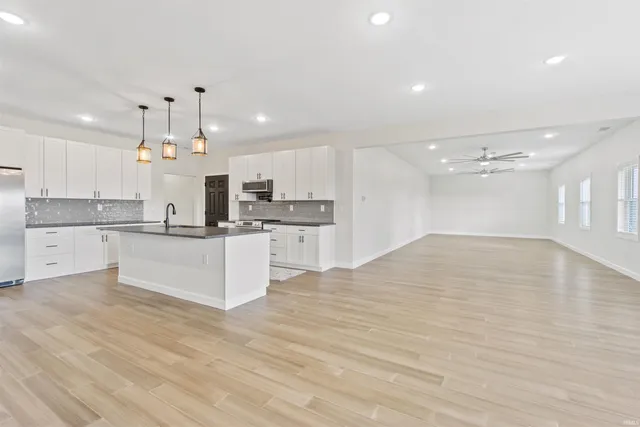 $574,900 | 5880 West 200 North, Marion, IN 46952