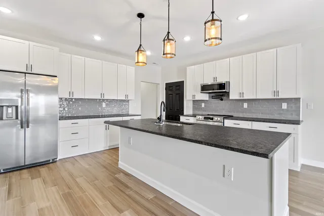 $574,900 | 5880 West 200 North, Marion, IN 46952