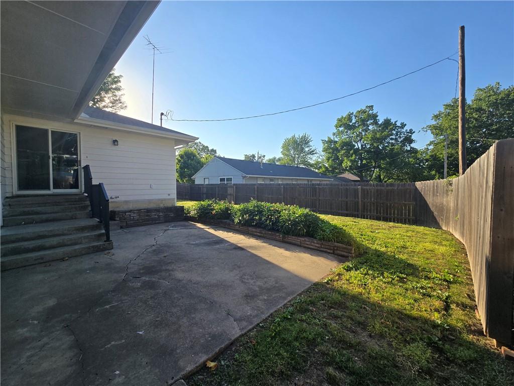 223 West 9th Street Fort Scott, KS 66701 - Photo 8 of 65