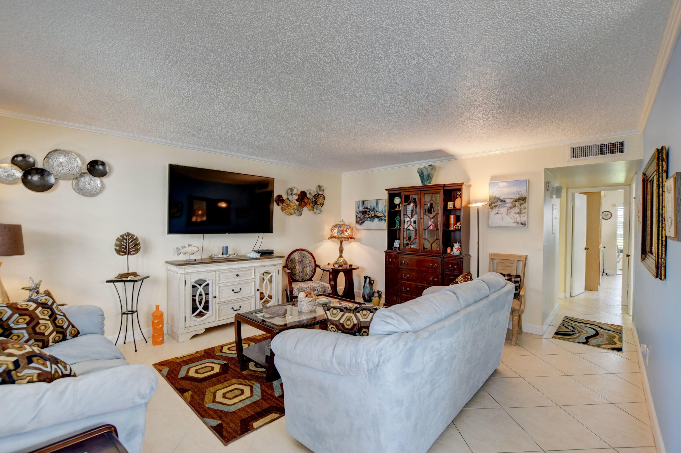 183 Normandy Lane Delray Beach, FL 33484 - Photo 4 of 37 Living Area