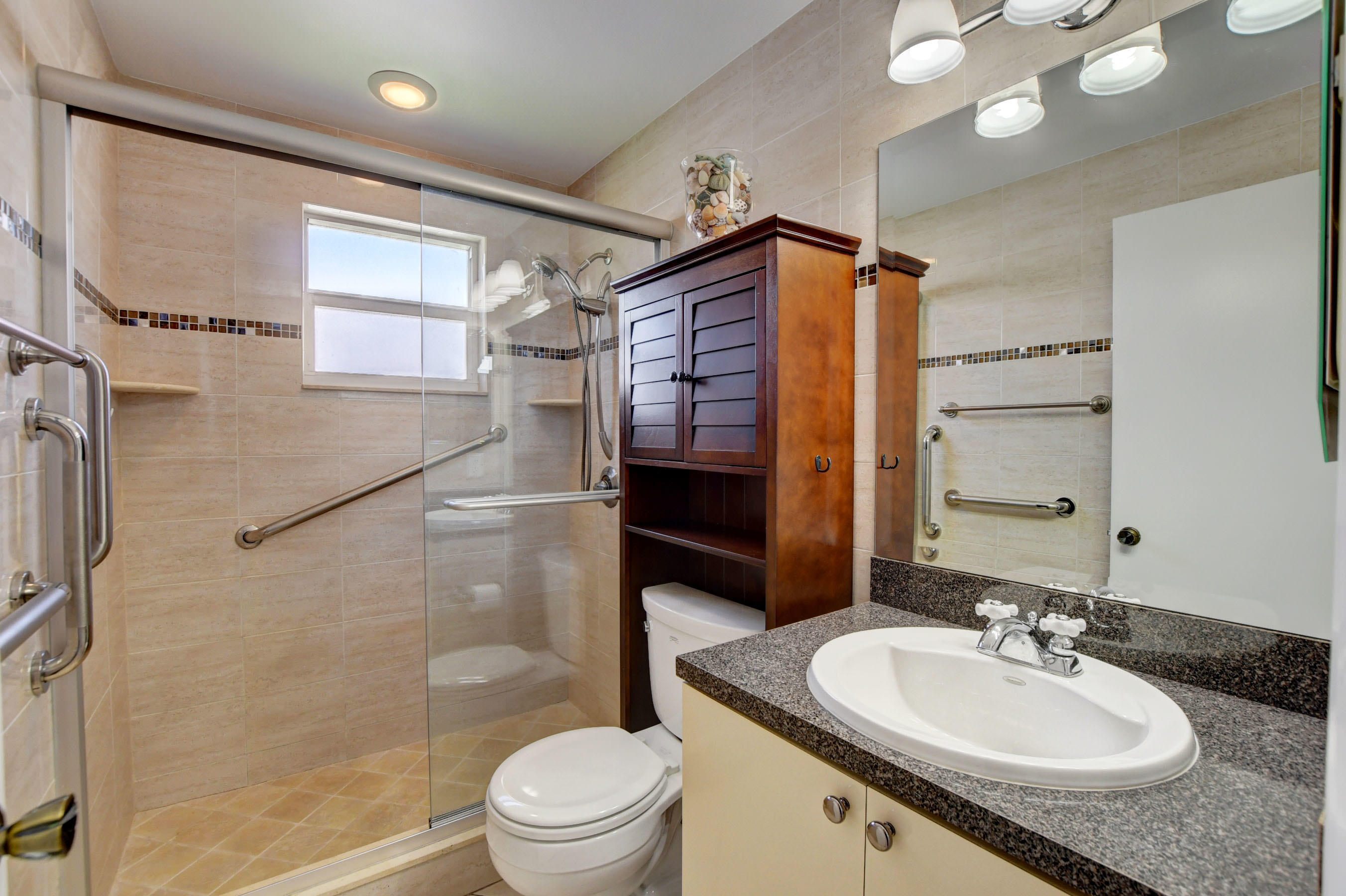 183 Normandy Lane Delray Beach, FL 33484 - Photo 9 of 37 Bath