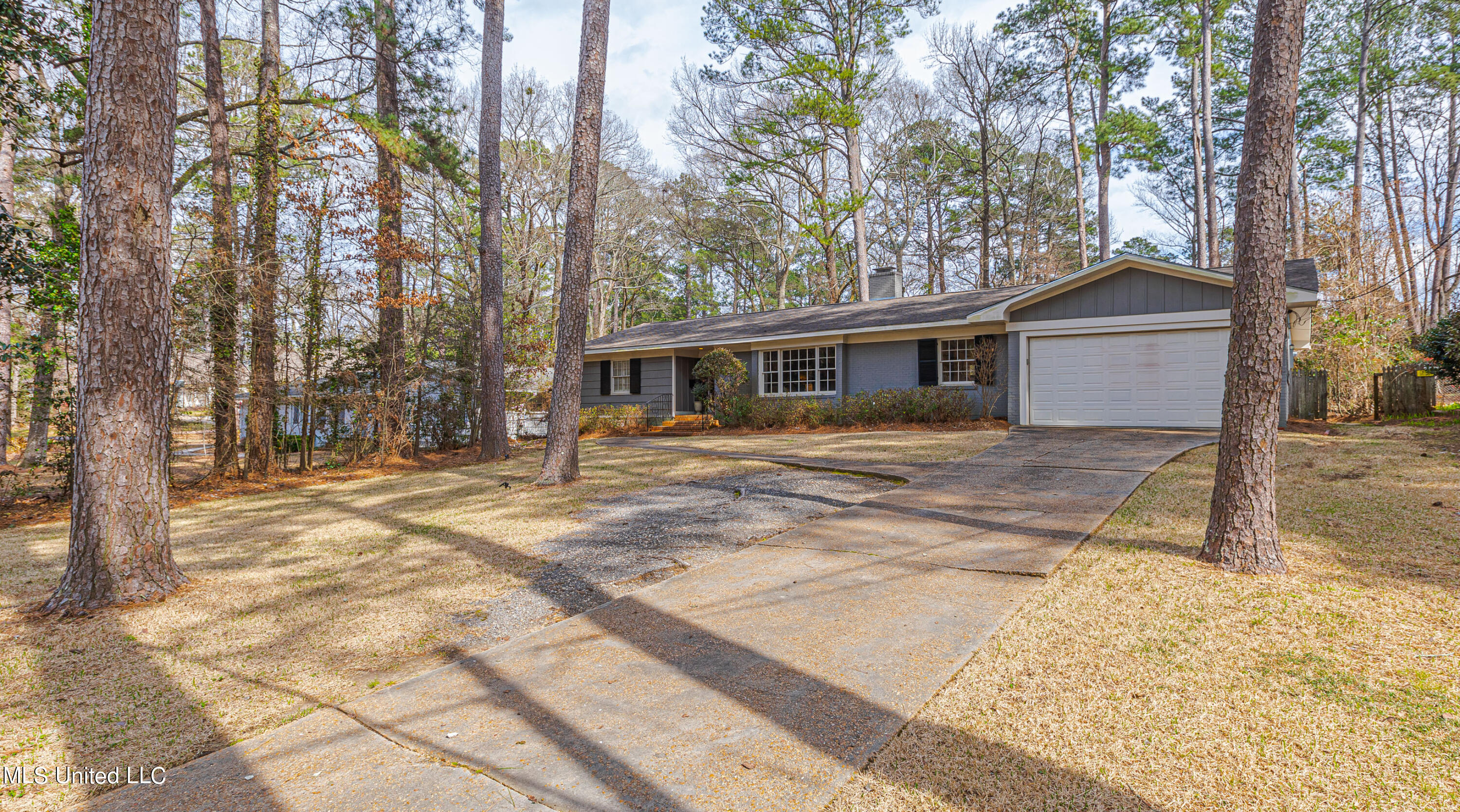 4466 East Ridge Drive Jackson, MS 39211 - Photo 1 of 54 926A9121