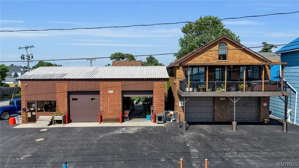 $999,999 | 2809-2813 River Road, Buffalo, NY 14207