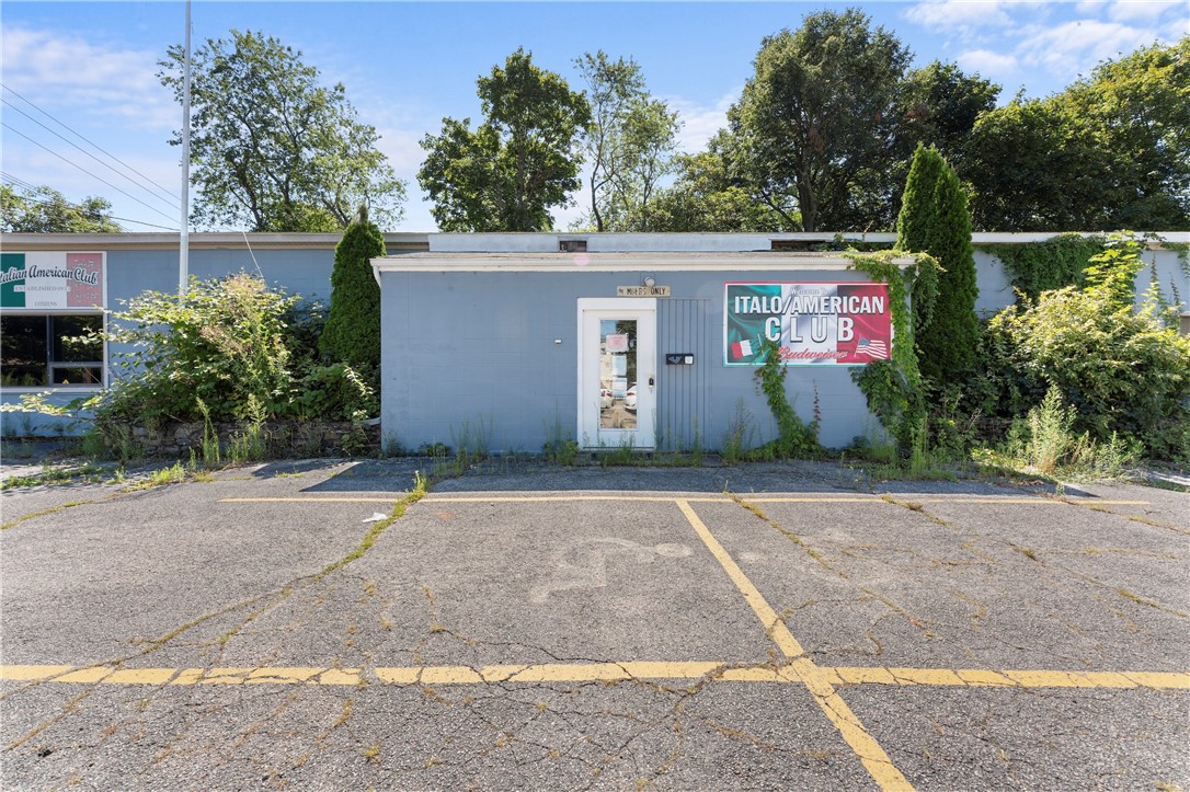 13 Kelly Street Warren, RI 02885 - Photo 2 of 29