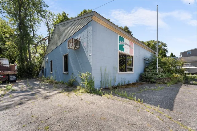 $350,000 | 13 Kelly Street, Warren, RI 02885