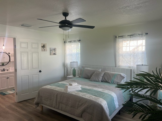 5627 Avenue R Galveston, TX 77551 - Photo 21 of 31 Primary bedroom 2nd floor