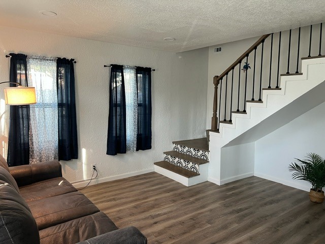 5627 Avenue R Galveston, TX 77551 - Photo 9 of 31 Den 1st floor