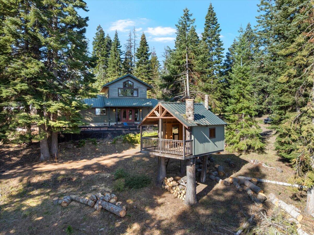7670 Hyatt Prairie Road Ashland, OR 97520 - Photo 39 of 49 Aerial view of front of house and tree house