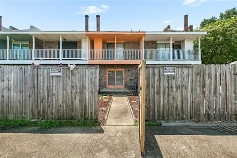 $169,000 | 313 Ormond Meadows Drive, Unit B, Destrehan, LA 70047