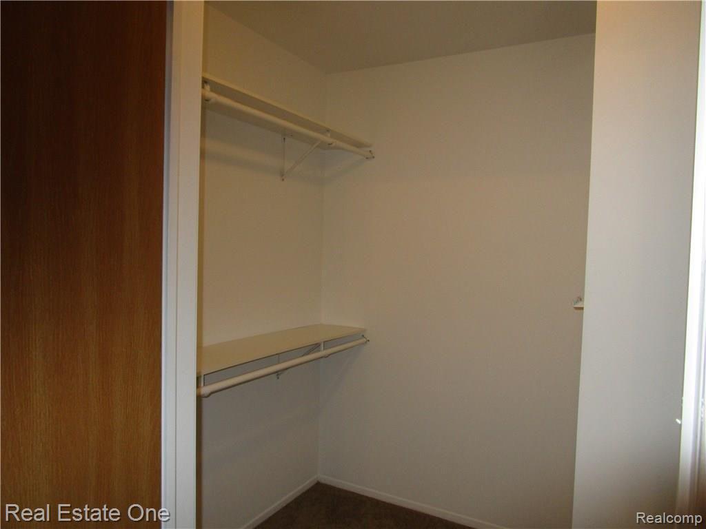 130 Pine Tree Ridge, Unit 50 Waterford, MI 48327 - Photo 19 of 22