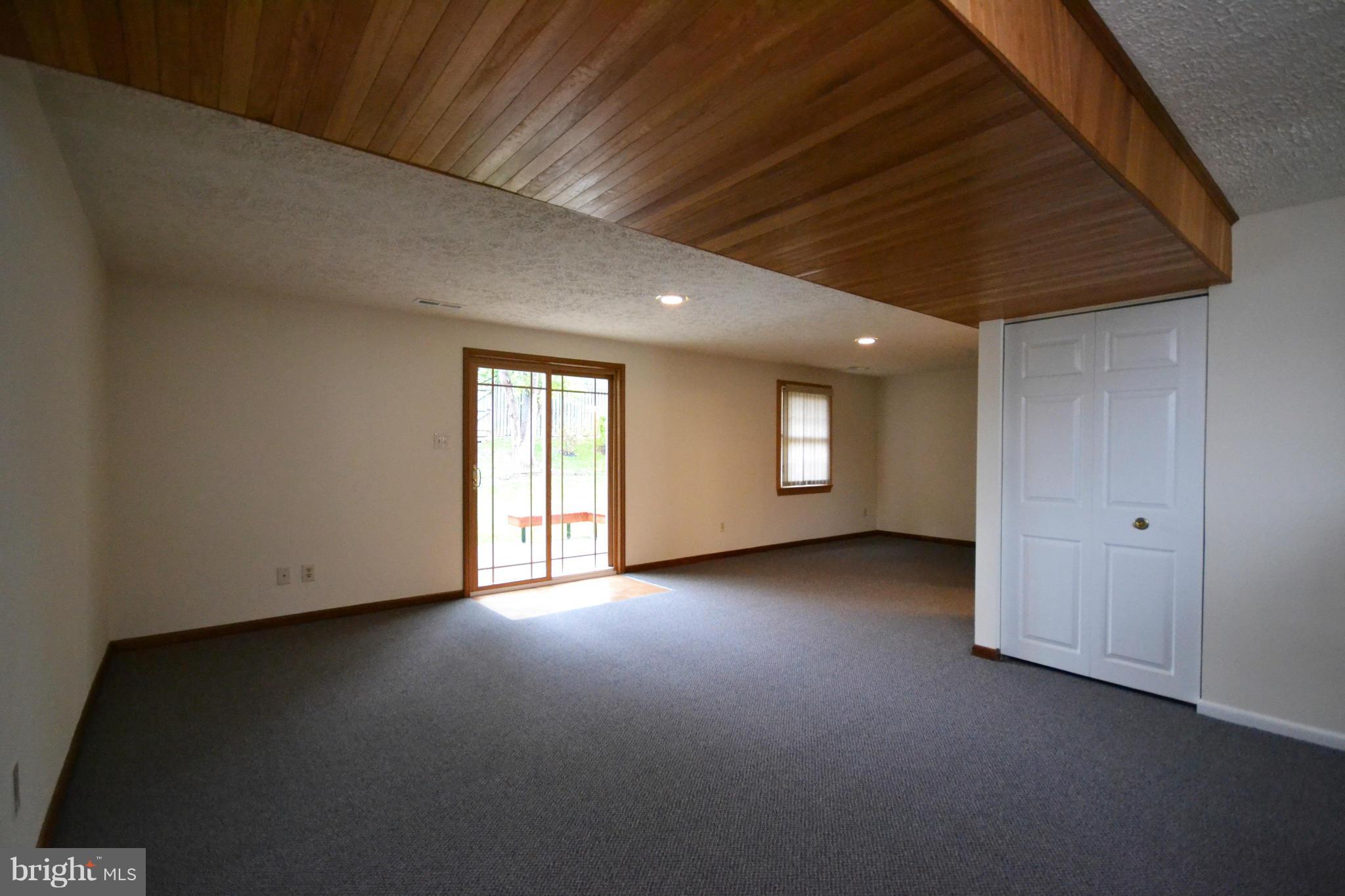 5317 Balistan Road Baltimore, MD 21237 - Photo 14 of 29 Family Room