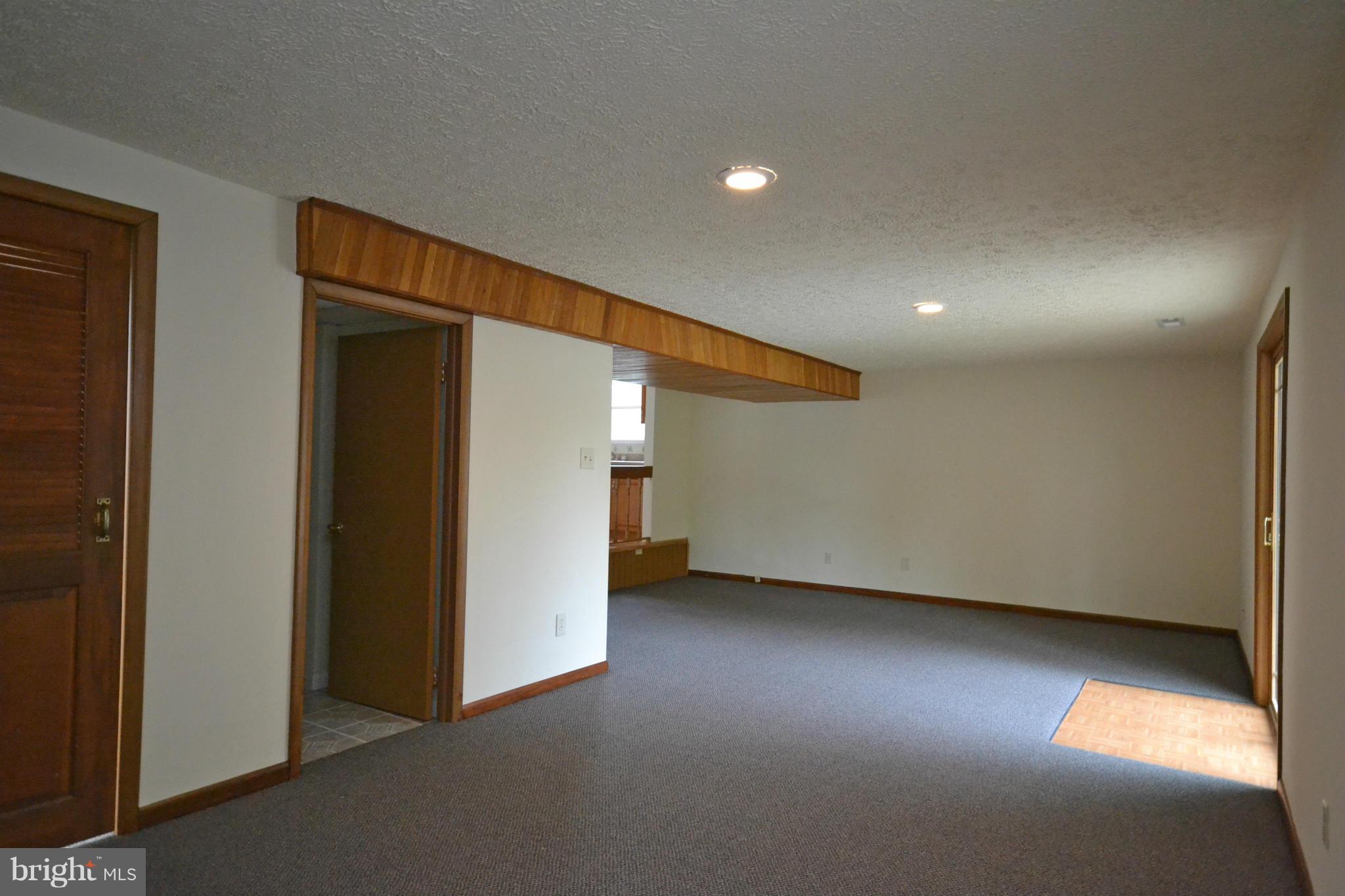 5317 Balistan Road Baltimore, MD 21237 - Photo 15 of 29 Family Room