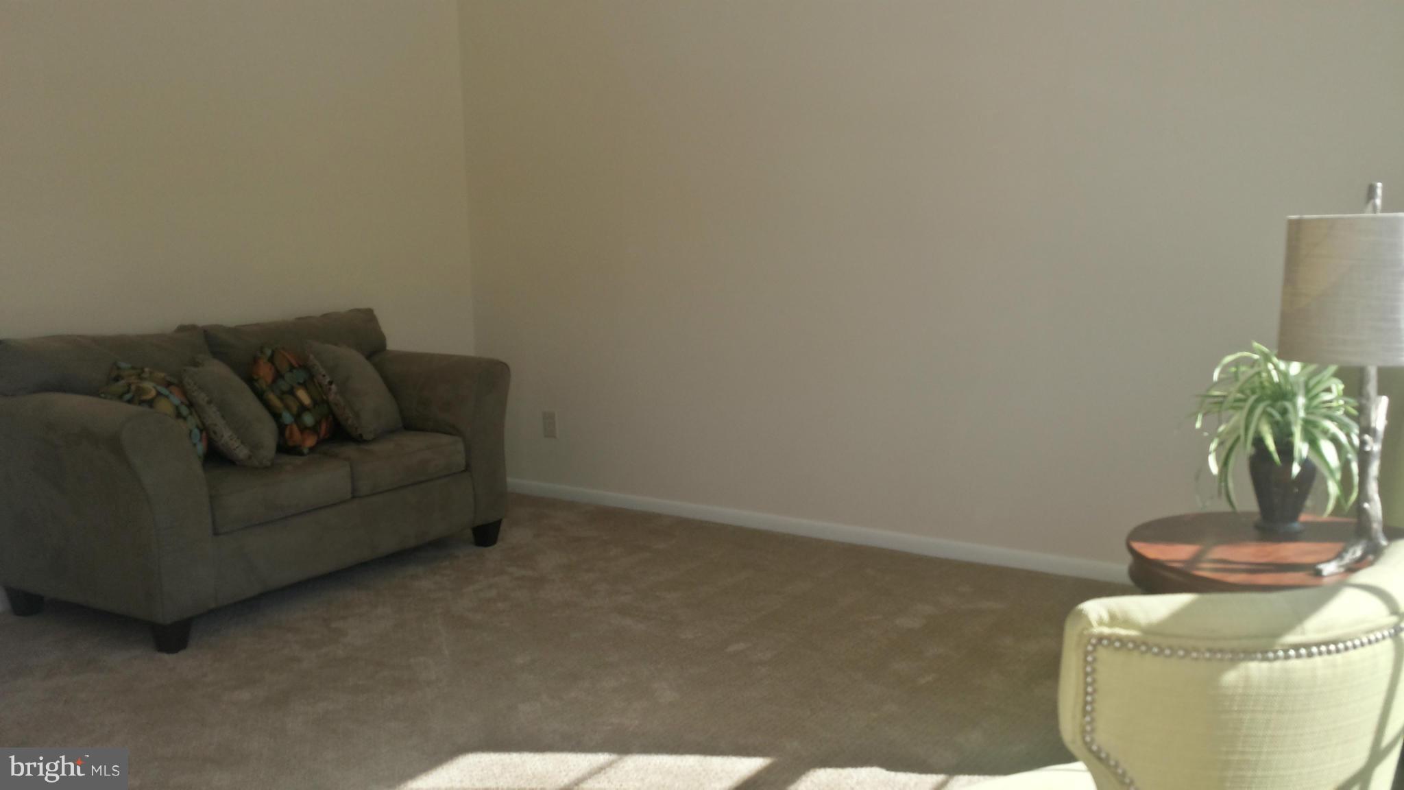 5317 Balistan Road Baltimore, MD 21237 - Photo 4 of 29 Living Room