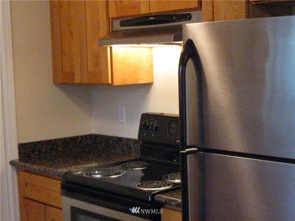 402 Hubbard Road Lynnwood, WA 98036 - Photo 4 of 7 Gallery Image 4
