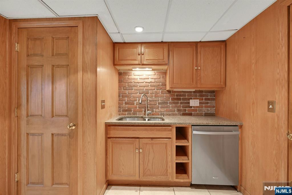 26 Alpine Drive Wayne, NJ 07470 - Photo 38 of 45