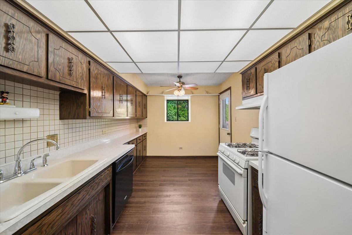 525 Cumnor Road, Unit 204 Westmont, IL 60559 - Photo 8 of 19