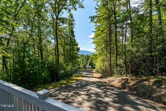 $299,900 | 584 Dotson Road, Trade, TN 37691