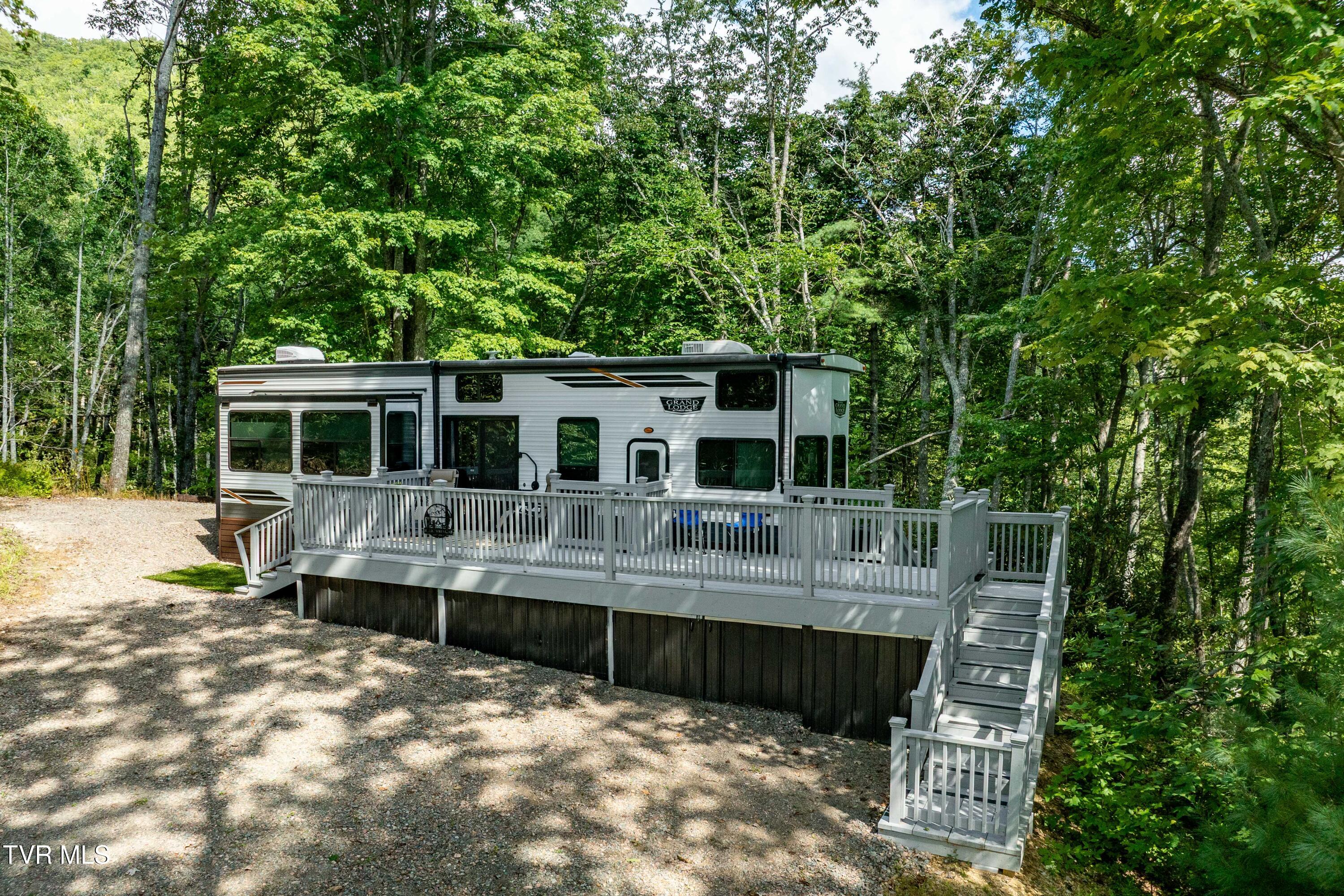 584 Dotson Road Trade, TN 37691 - Photo 2 of 50 584 Dotson Road (44 of 112)