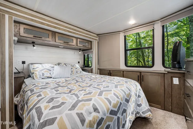 $299,900 | 584 Dotson Road, Trade, TN 37691