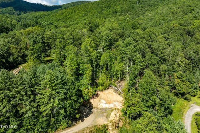 $299,900 | 584 Dotson Road, Trade, TN 37691