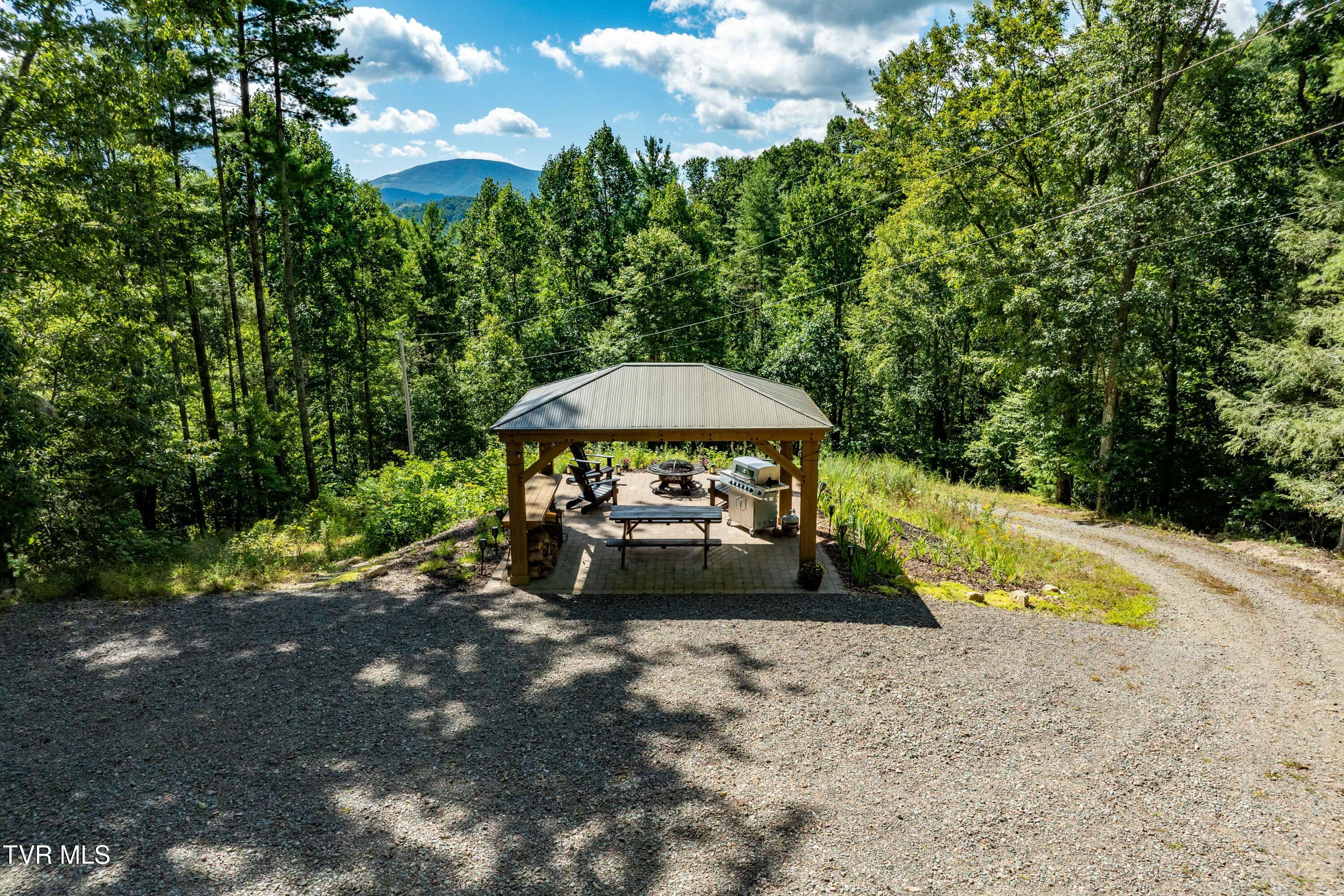 584 Dotson Road Trade, TN 37691 - Photo 34 of 50 584 Dotson Road (34 of 112)
